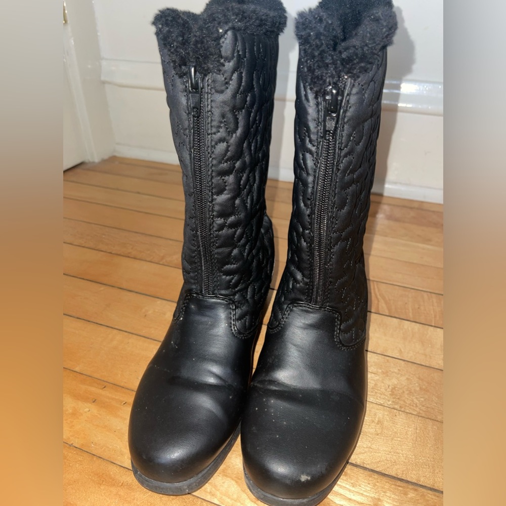 Weatherproof full zip boots